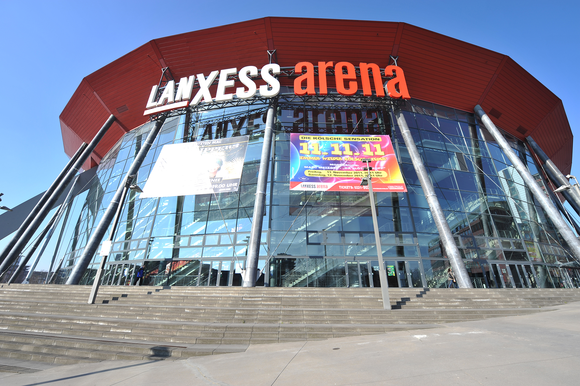 Lanxess Arena - 2min away